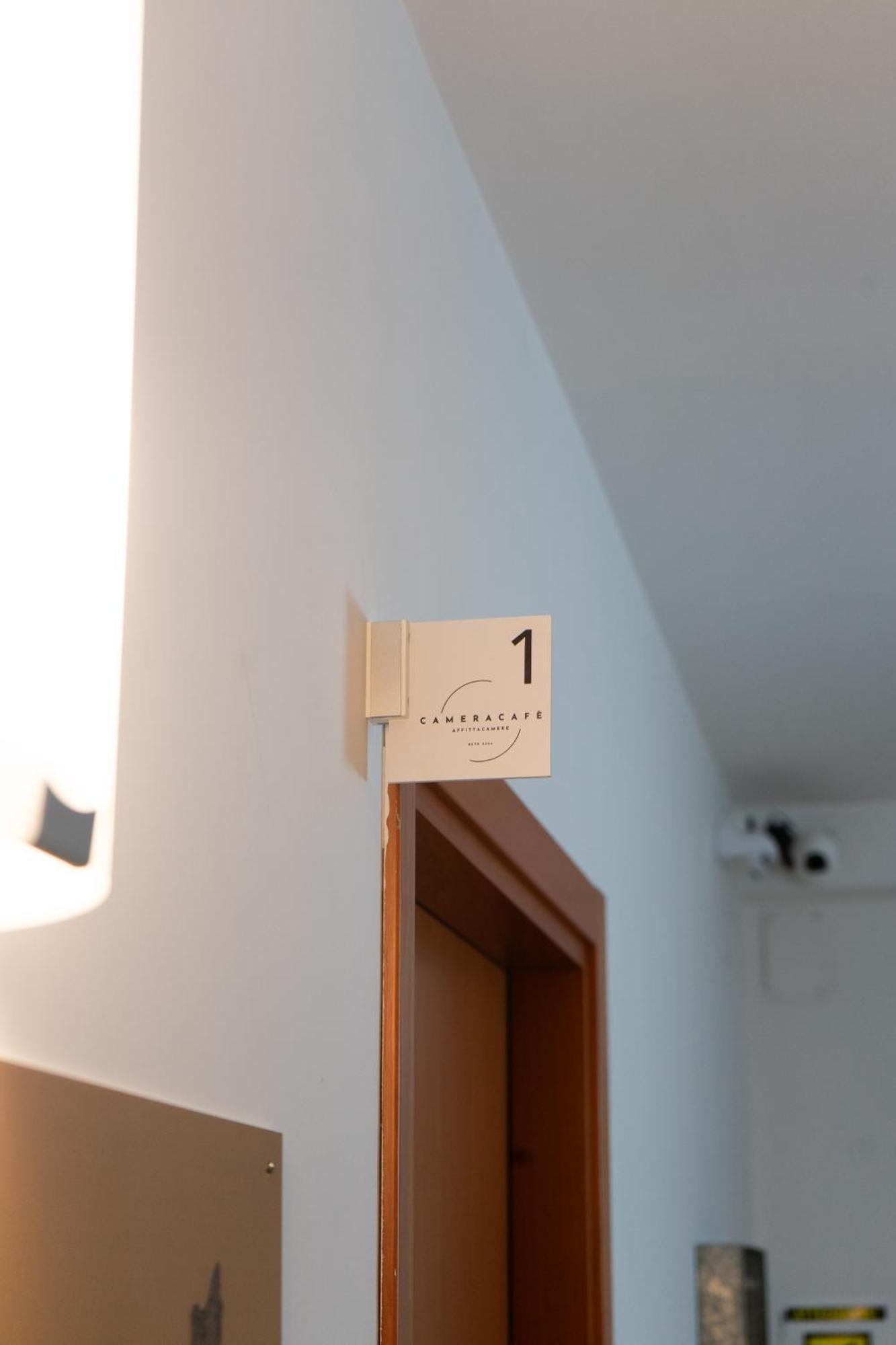 Cameracafe Ferrara Bagian luar foto