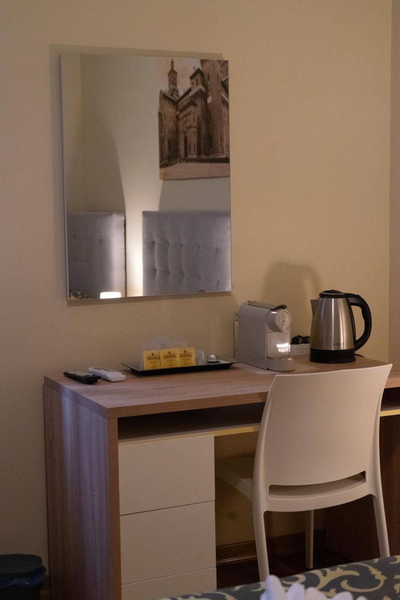 Cameracafe Ferrara Bagian luar foto
